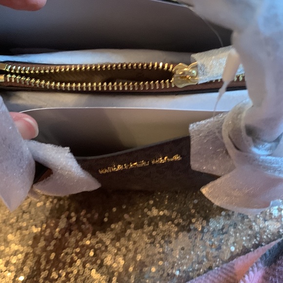 Michael Kors Mercer Medium Messenger Brown NEW - Picture 8 of 12